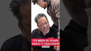 This crack looked PAINFUL🥴 #chiropractic #backpain #neckpain #trending