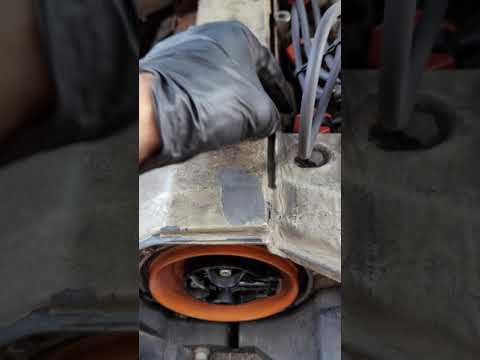 1992 mercedes-benz 300se distributor cap & rotor removal wires done tune up continues w/ fuel filter