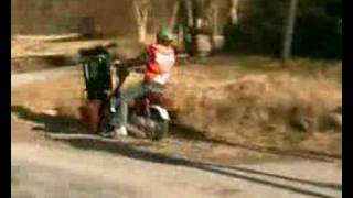 preview picture of video 'Funny Moped Crash'