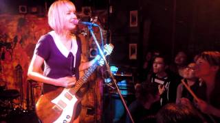 The Muffs - "Won't Come Out To Play"  Live in Japan 2011/11/3