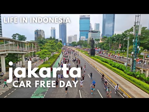 Jakarta Car Free Day 🇮🇩 | 12 Hours of Jogging, Food, Coffee & City Life | Using Public Transport 