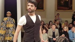 Ruben Molina&#39;s opens El Castillo Segreto Fashion Show Rohmir 2017