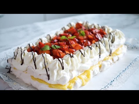 Jordgubbstårta marängtårta himmelsk jordgubbstårta recept jordgubbar baka