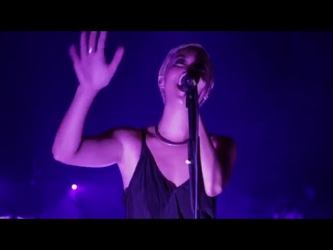 The Naked And Famous - Rolling Waves (Live in London, 2014)