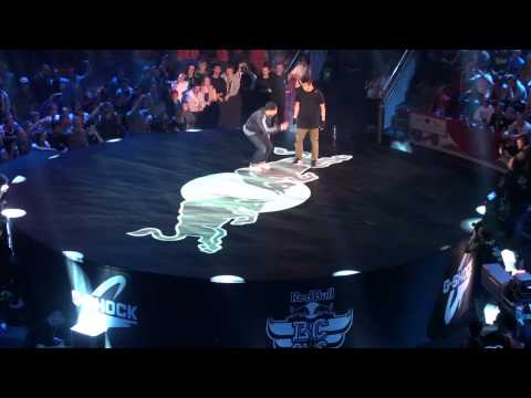 Red Bull BC One 2011 - 1st round - Yan vs Hong 10