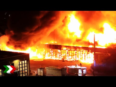 40 Linienbusse bei Großbrand in Düsseldorf zerstört