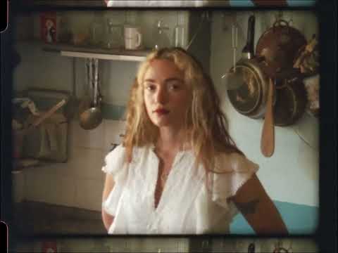 néomí - Sit Back Baby (official video)