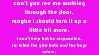 Gia Farrell - Hit Me Up + Lyrics