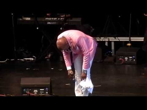 'The Legendary' Peabo Bryson - "Can You Stop The Rain" (LIVE)