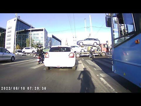 A piros lámpa érvénye a tonnákkal fordítottan arányos - Red light is reverse proportional to tonnes