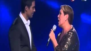 Lupita D'Alessio a dueto con Ernesto D'Alessio - Acariciame