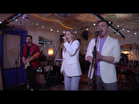 Miley Cyrus & Gloria Gaynor - Flowers & I will survive | Cover by COLORZ (Mashup)