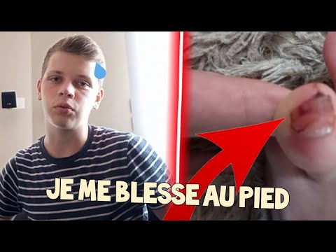 je me blesse au pied au lycée ( je saigne ! )