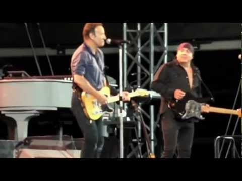 Bruce Springsteen & E Street Band: I Don't Wanna Go Home & Higher and Higher