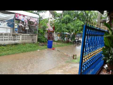 Kleiner Platzregen in Khon Kaen