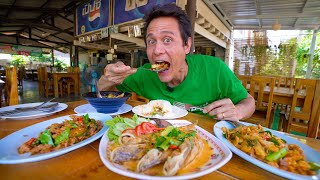 Thai Street Food!! 🌶️ SPICY JUNGLE CURRY in Kanchanaburi - Thailand's Best Ever Food!!