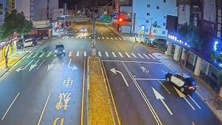 警車攔截嫌犯衝撞警車