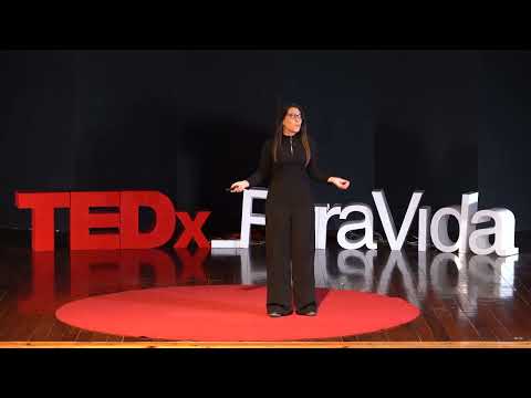 La revolución de los espacios interactivos | Danessa Úbeda | TEDxPuraVidaSalon