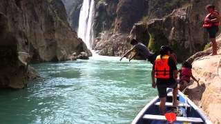 preview picture of video 'clavando en las cascadas jajajaja'