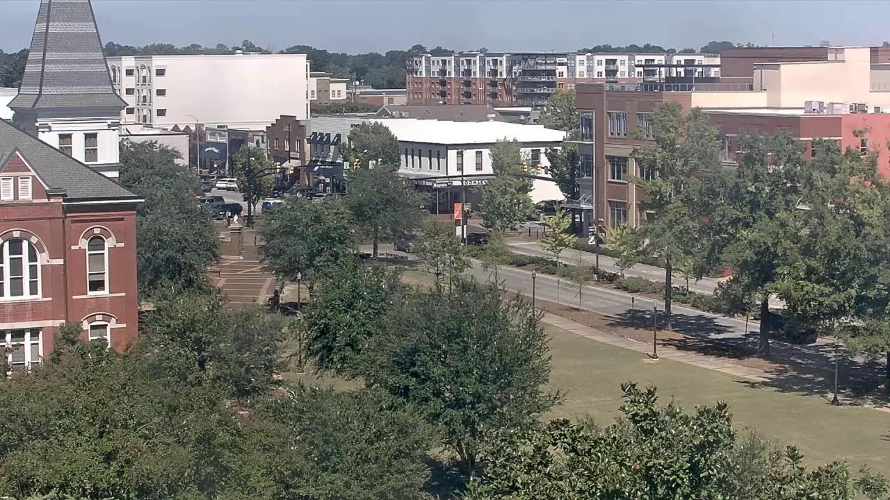 Live webcam view of Samford Lawn & Downtown Auburn