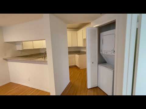 PL9918 - Beautiful Studio City Apartment For Rent!