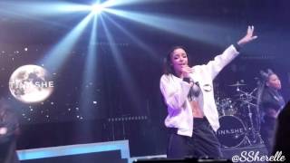 Tinashe Performing &quot;Far Side Of The Moon&quot; Live