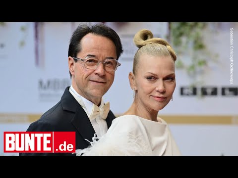 "Sofort nackt ausziehen": Jan Josef Liefers gibt kuriosen Beziehungstipp