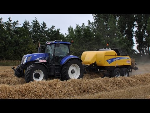 New Holland T7070 Blue Power & BB9080 - Loonw. De Bruyne - stro persen