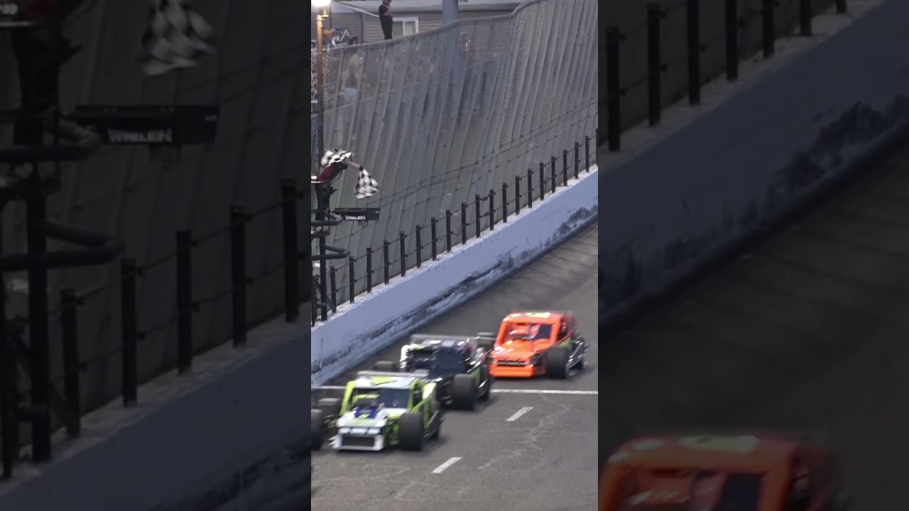 Nick and Glaze Win SK Light Modified Feature