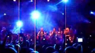 Feeder & Sugababes - Everybody Hurts (Live)