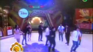 บี้ &amp; ตั๊ก - Look Like Love