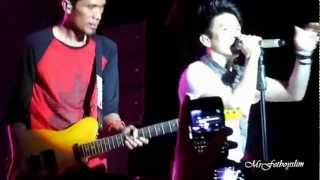 Download lagu NOAH - Tak Bisakah live Born To Make History 5 Negara 2 Benua at Gandaria City Jakarta 2012 mp3