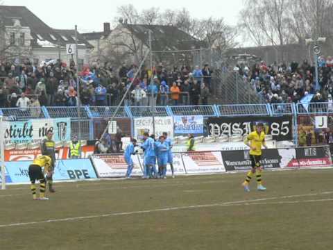 Kopfballtor zum 1:0 durch Tino Semmer für den Chemnitzer FC gegen Borussia Dortmund II
