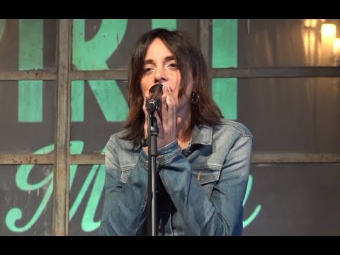 Micol Martinez - The Man Who Sold The World (Live)