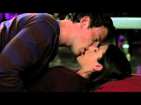 GLEE: Finn +Rachel's first kiss