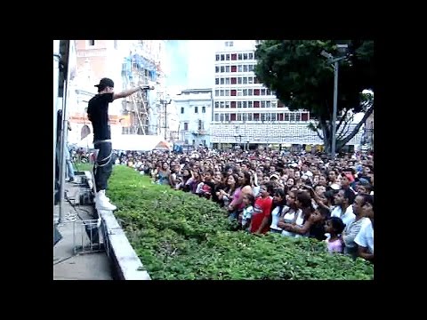 Da Play en Vivo en parque central de Tegucigalpa