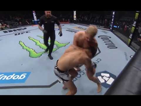 Steps back. Launches that bomb. Ian Garry via KO R1 #UFC268