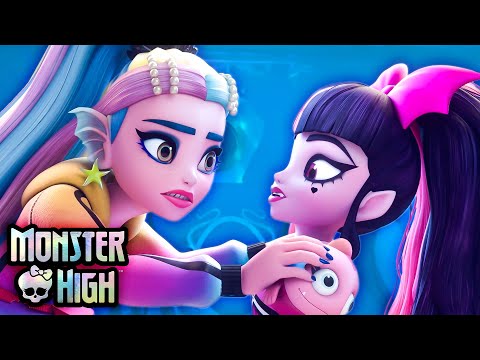 Draculaura's BIGGEST Secret Revealed to Lagoona! | Monster High™