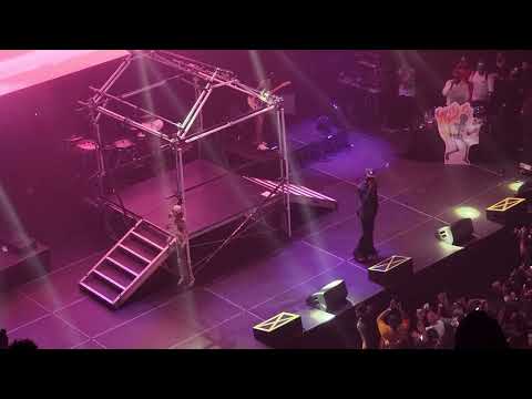 Victony performs "different size" at Atlanta @vict0ny @BurnaBoy #victony #burnaboy