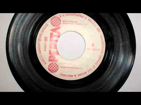 Danny Mirror Don't Cry.flv