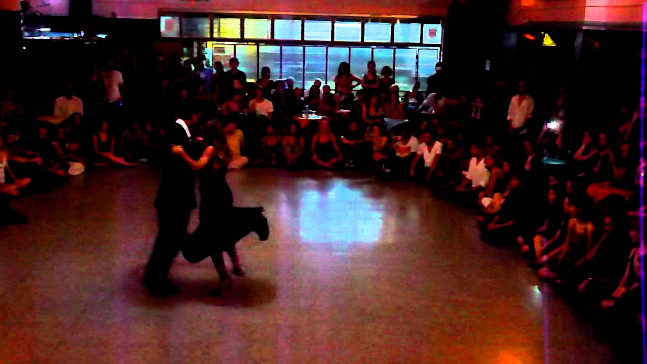Soledad Larretapia y Ricardo Biggieri (2) en El Motivo Tango