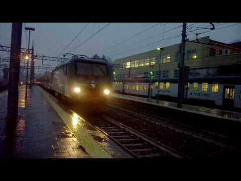 Doppia simmetrica E464 257+E464 256+5 MDVC Trenord - Monza 22/11/2016