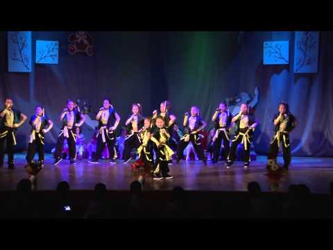 Grupul vocal "Strengaritele" Baia Mare clasele I IV  2014