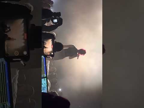 Badmómzjay singt Supernova - Sie bedankt sich bei ihren Fans in Leipzig. #Liveohnebackuptour2023