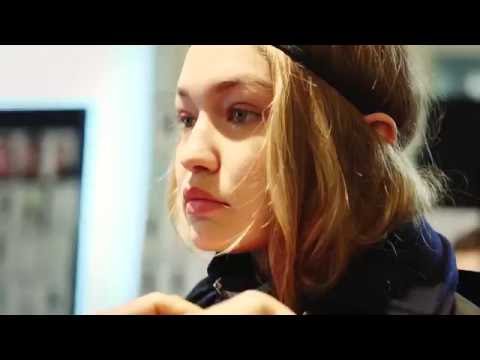 Versace Women's Fall/Winter 2016 | Backstage