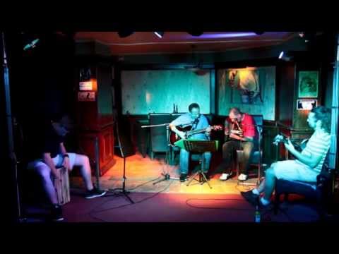 Serata muzicala Yellow Club