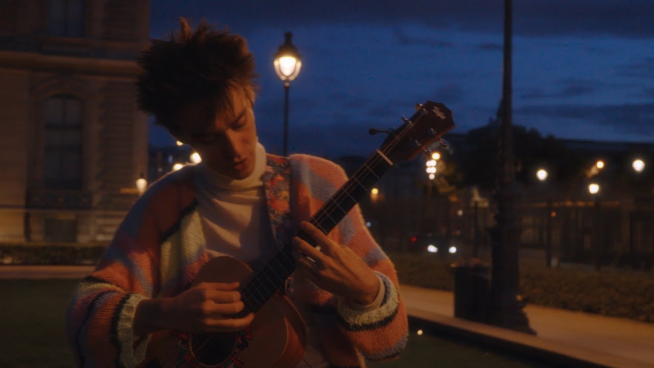Jacob Collier - Thom Thumb [Live from Paris] - YouTube