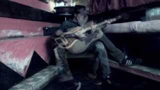 Les Trois Tetons - Don't Trust the Mirror