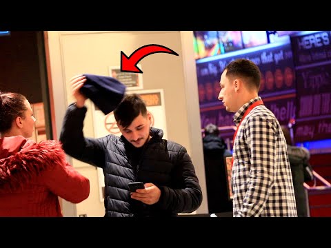 Inventez Reguli Stupide in Mall