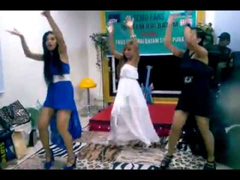 Trio Maniez Singapore